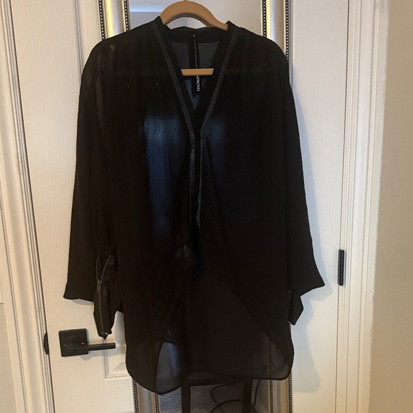 Chic Black Sheer Women's Blouse - Picture 1 of 7